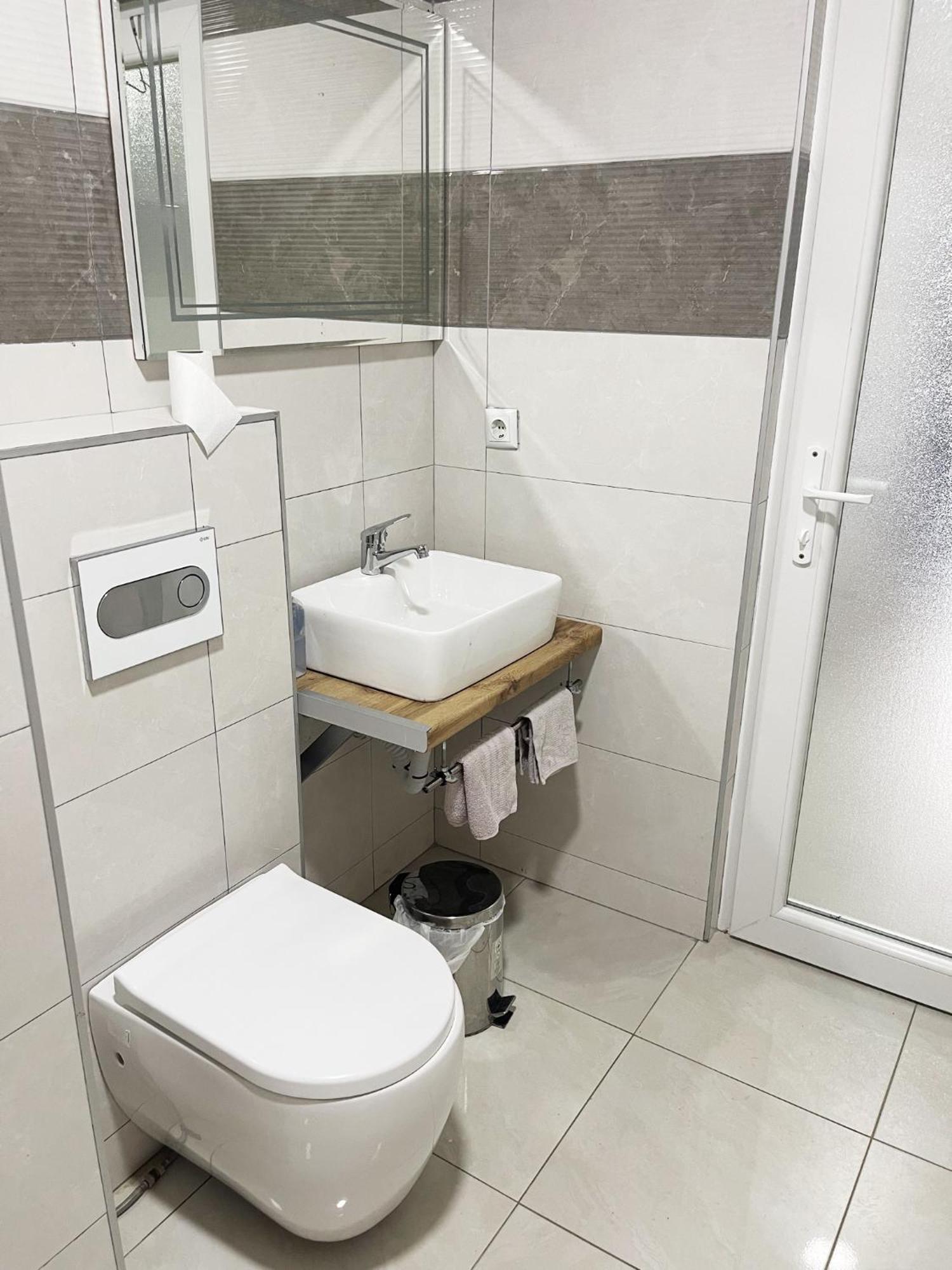 Infinity Plaza Hotel Gjakova Ngoại thất bức ảnh